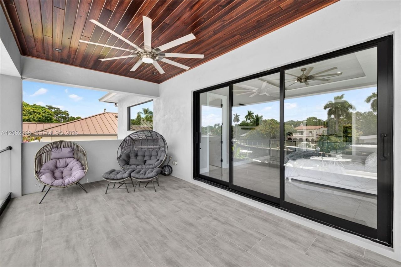 1004 SW 5th Pl, Fort Lauderdale, FL 33312 Photo