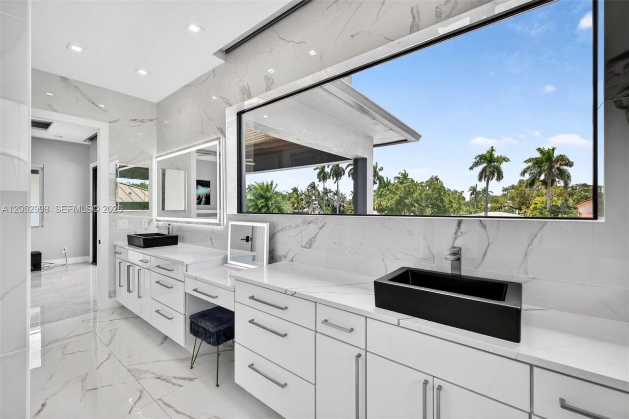 1004 SW 5th Pl, Fort Lauderdale, FL 33312 Photo