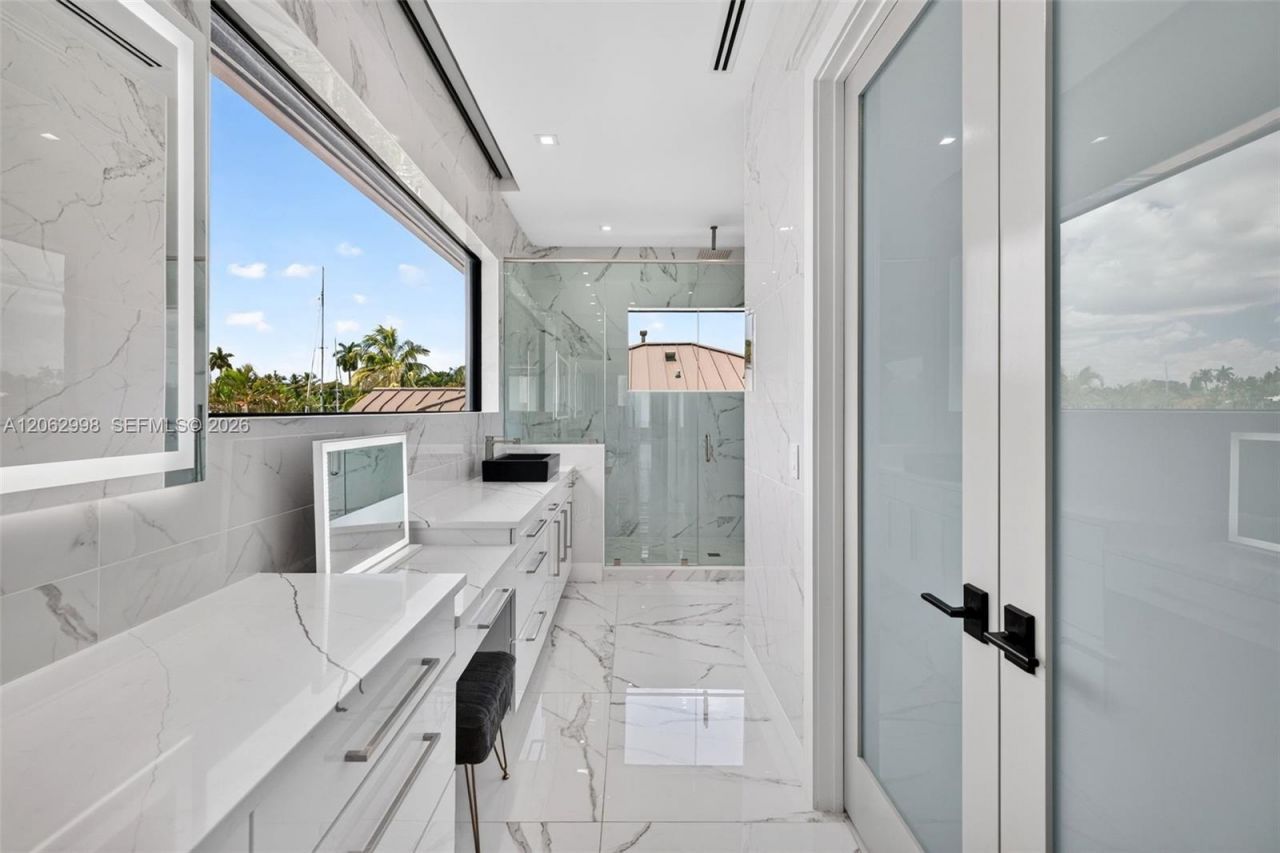 1004 SW 5th Pl, Fort Lauderdale, FL 33312 Photo