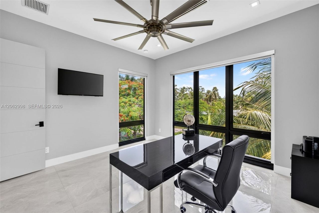 1004 SW 5th Pl, Fort Lauderdale, FL 33312 Photo