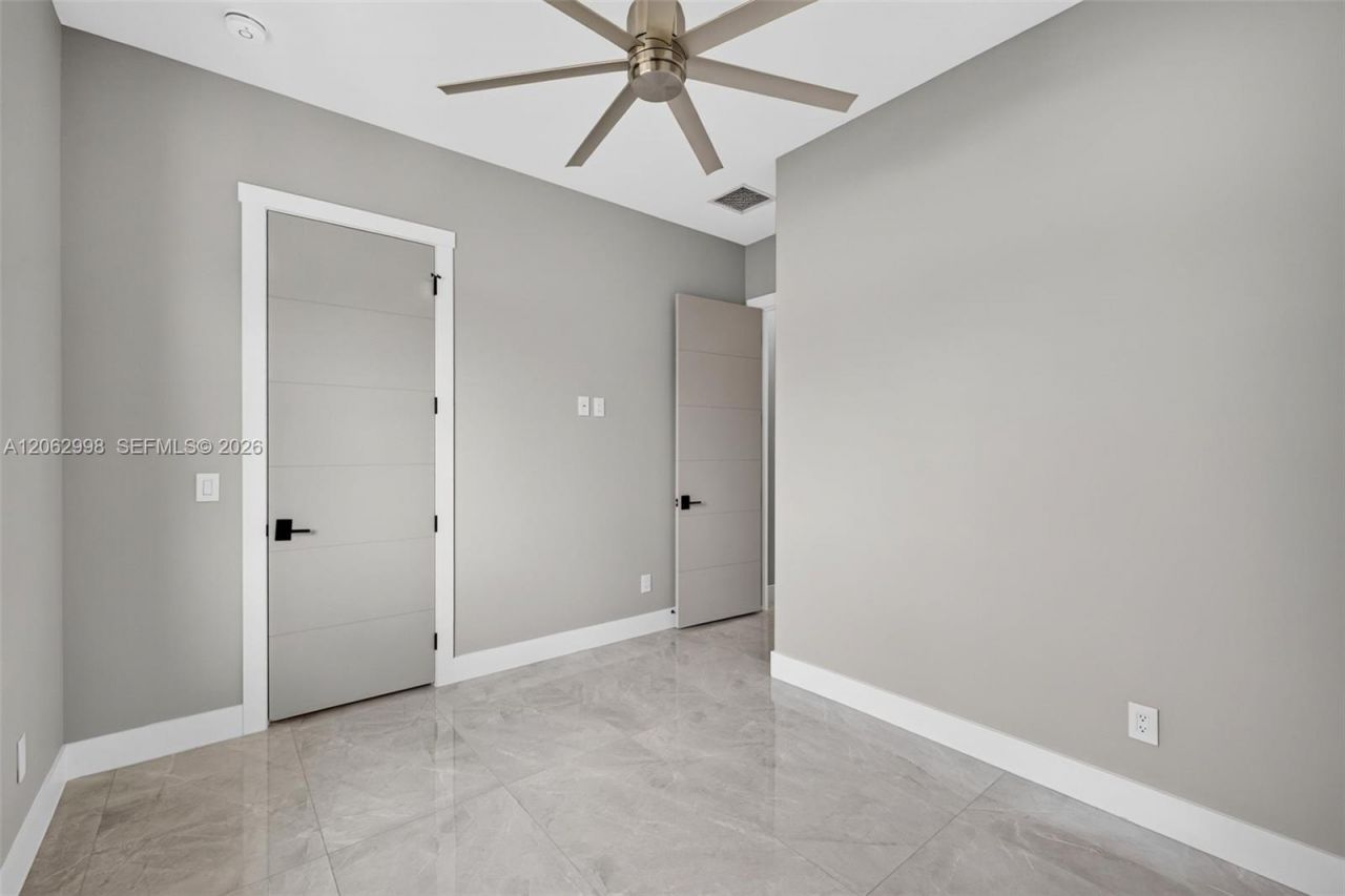 1004 SW 5th Pl, Fort Lauderdale, FL 33312 Photo
