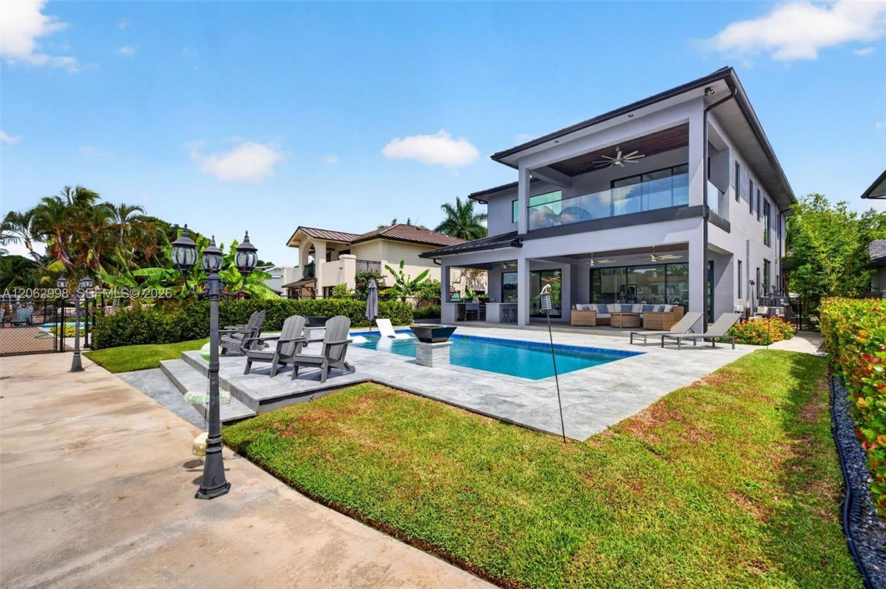 1004 SW 5th Pl, Fort Lauderdale, FL 33312 Photo