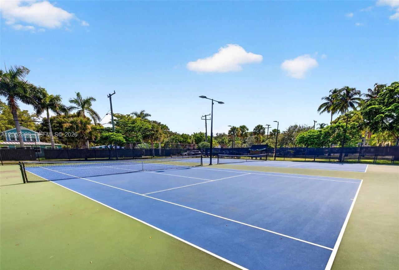 1004 SW 5th Pl, Fort Lauderdale, FL 33312 Photo