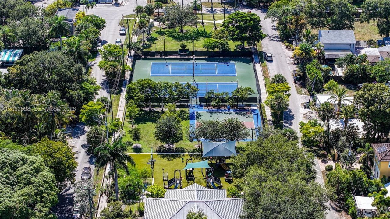 1004 SW 5th Pl, Fort Lauderdale, FL 33312 Photo