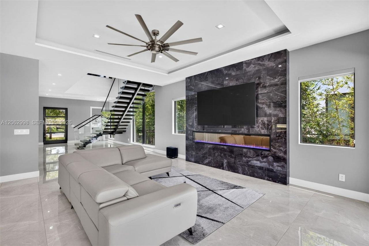 1004 SW 5th Pl, Fort Lauderdale, FL 33312 Photo