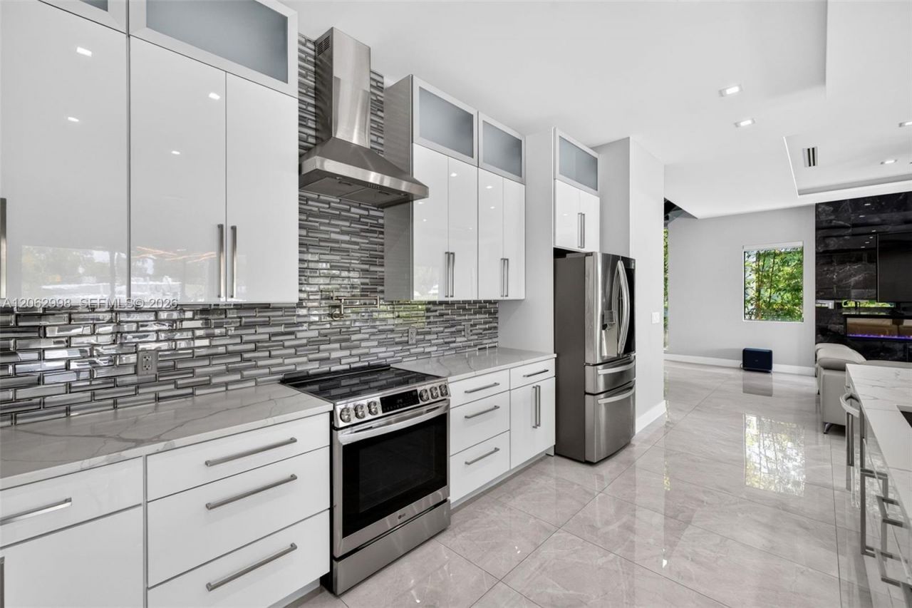1004 SW 5th Pl, Fort Lauderdale, FL 33312 Photo
