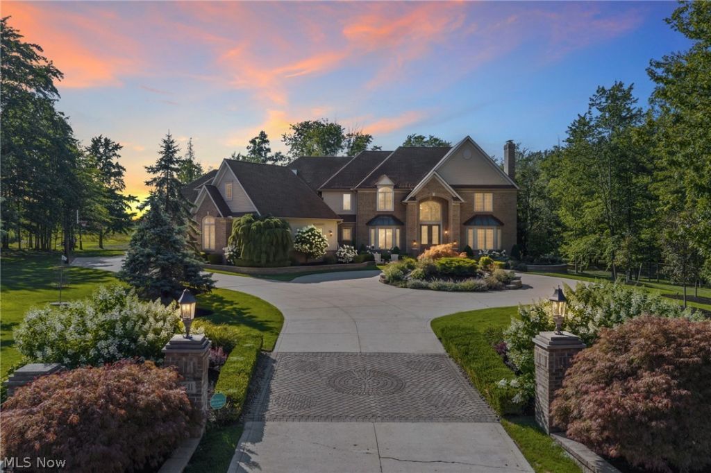 10611 Castle Pines Circle, Concord Twp, OH 44077