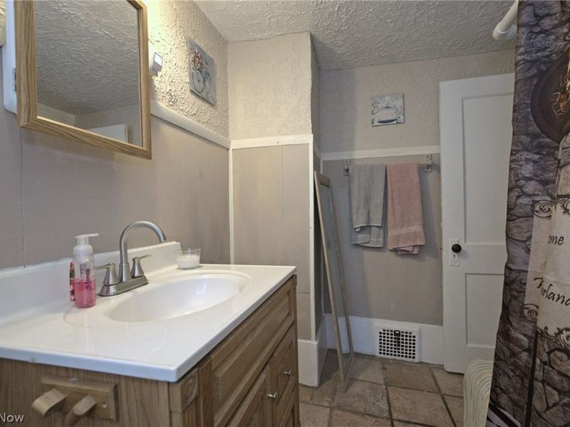 1375 Hart Street, Akron, OH 44306 Photo 18