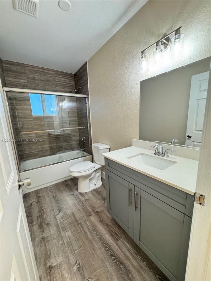 1770 NW 55th St, Unit 1, Miami, FL 33142 Photo