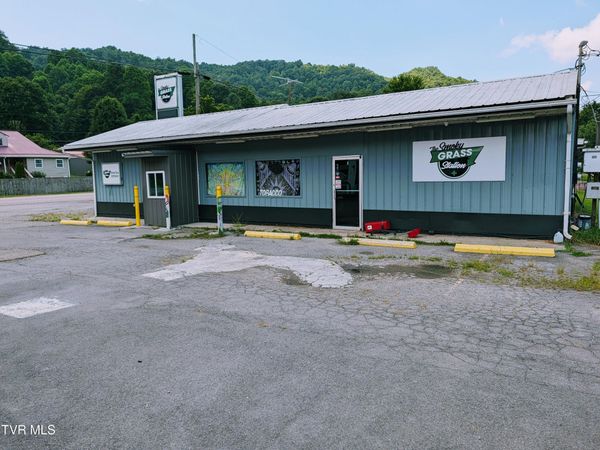 5722 Cranes Nest Road, Coeburn, VA 24230