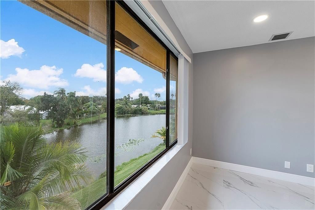 11477 NW 39th Court, Unit 305-1, Coral Springs, FL 33065 Photo