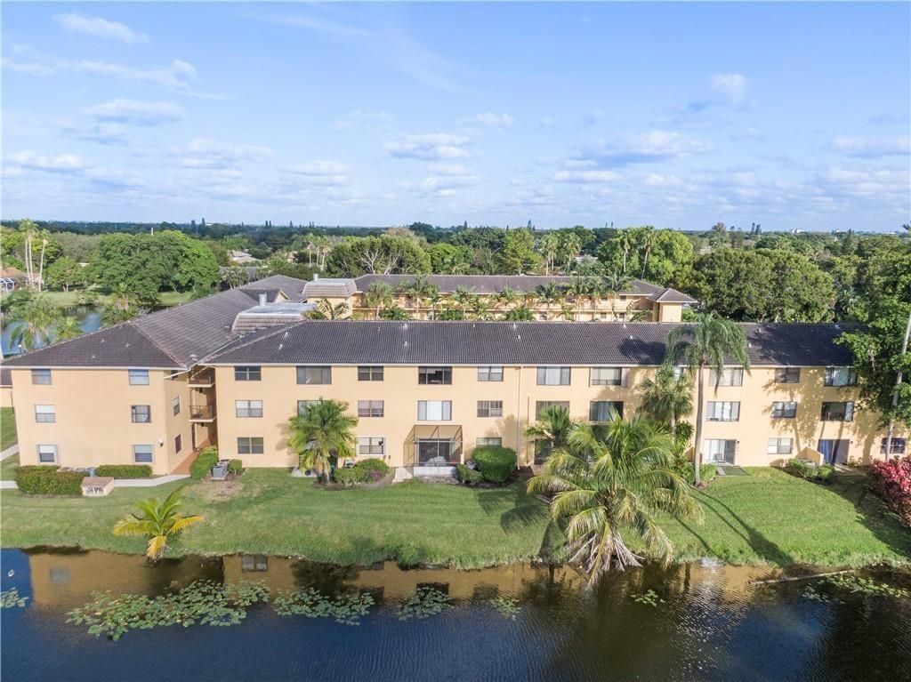 11477 NW 39th Court, Unit 305-1, Coral Springs, FL 33065 Photo