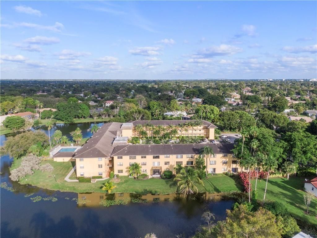 11477 NW 39th Court, Unit 305-1, Coral Springs, FL 33065 Photo