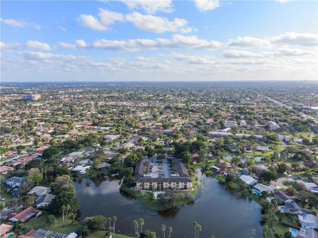 11477 NW 39th Court, Unit 305-1, Coral Springs, FL 33065 Photo
