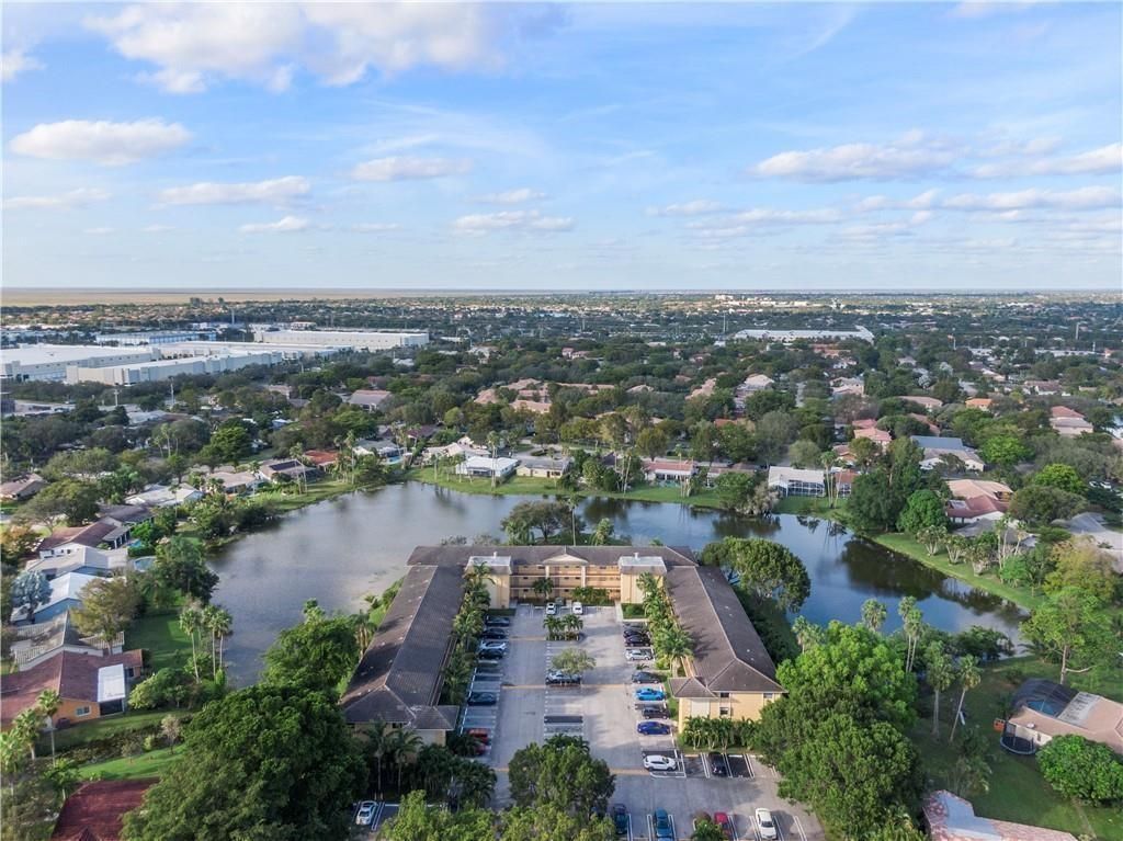 11477 NW 39th Court, Unit 305-1, Coral Springs, FL 33065 Photo