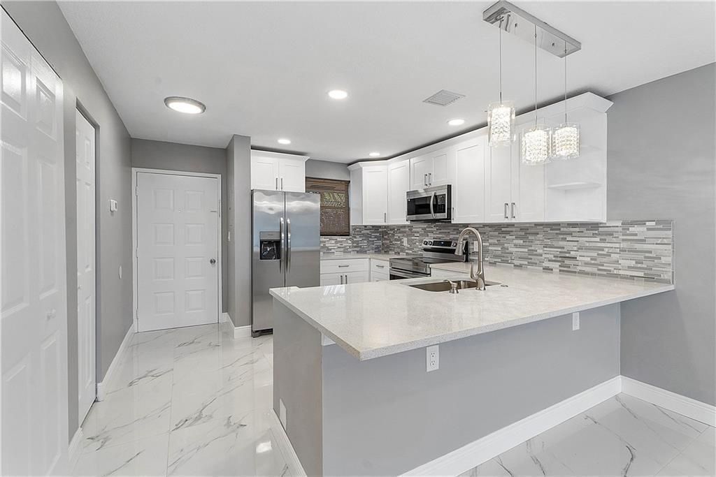 11477 NW 39th Court, Unit 305-1, Coral Springs, FL 33065 Photo
