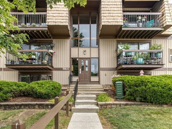 9801 Sunrise Boulevard , Unit O33, North Royalton, OH 44133