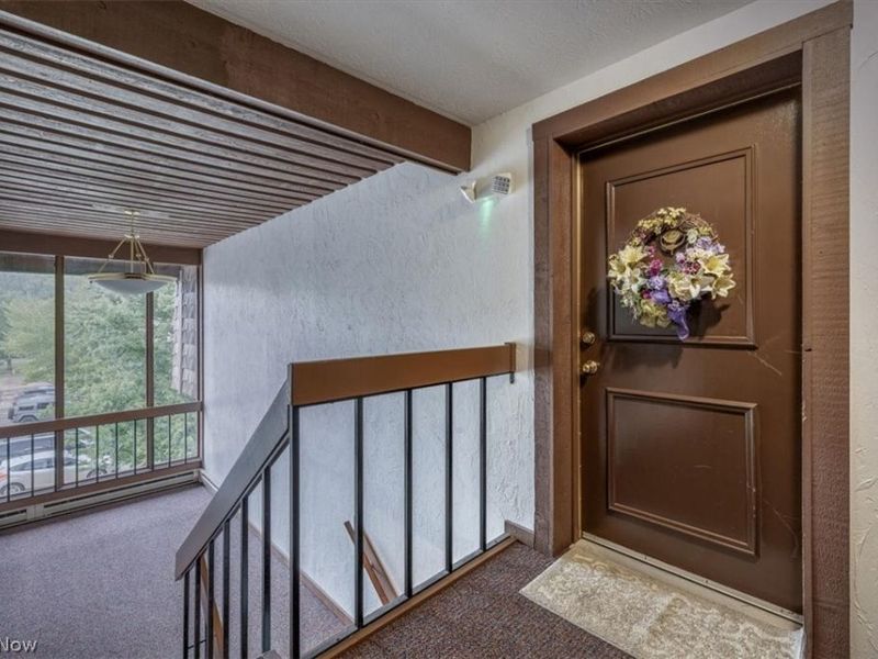 9801 Sunrise Boulevard, Unit O33, North Royalton, OH 44133 Photo 2
