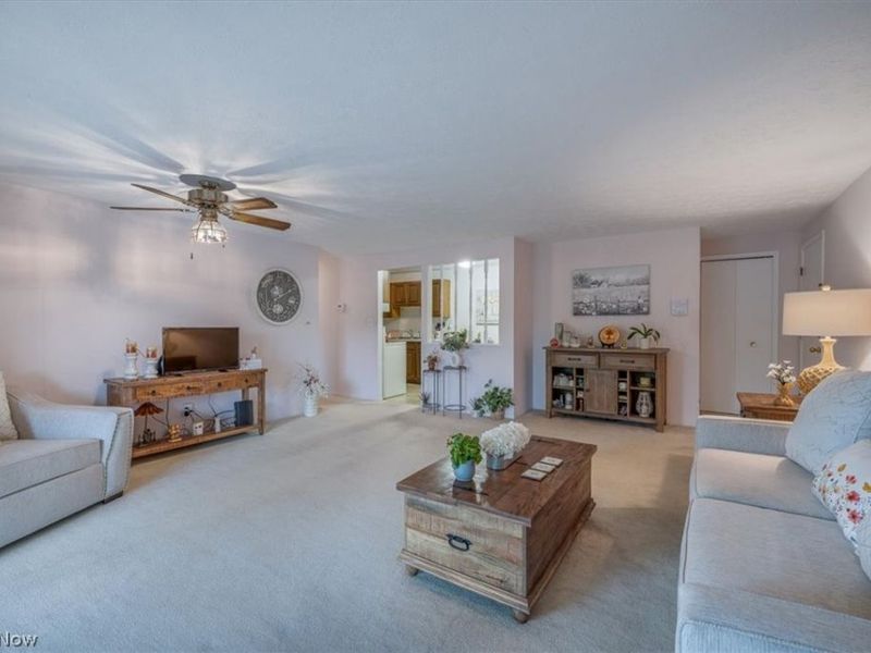 9801 Sunrise Boulevard, Unit O33, North Royalton, OH 44133 Photo 5