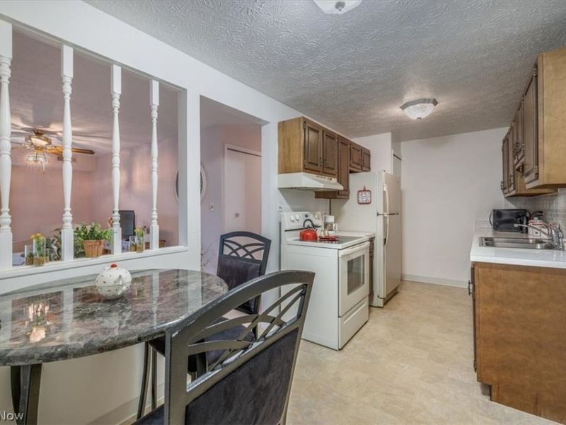 9801 Sunrise Boulevard, Unit O33, North Royalton, OH 44133 Photo 8