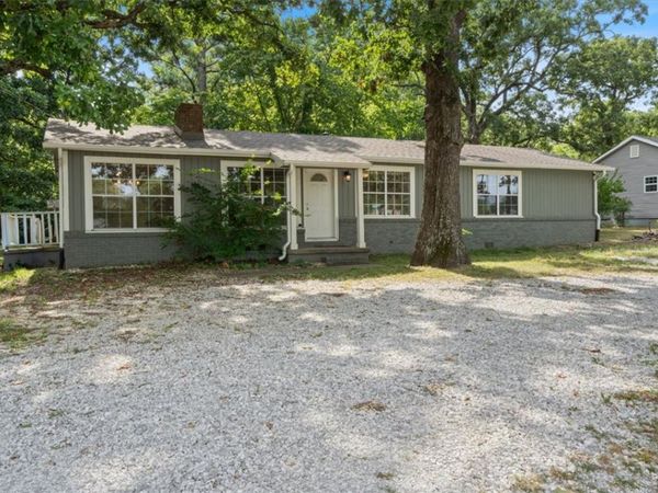 1358 N Lewis Avenue , Fayetteville, AR 72703