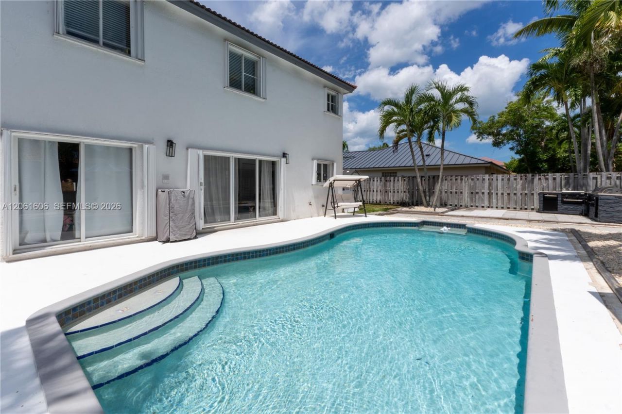 9002 SW 212th Ter , Cutler Bay, FL 33189 Photo
