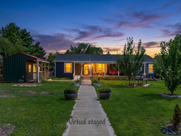 19 Main Street , Bloomingburg, OH 43106