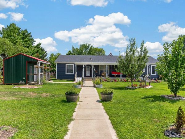19 Main Street , Bloomingburg, OH 43106