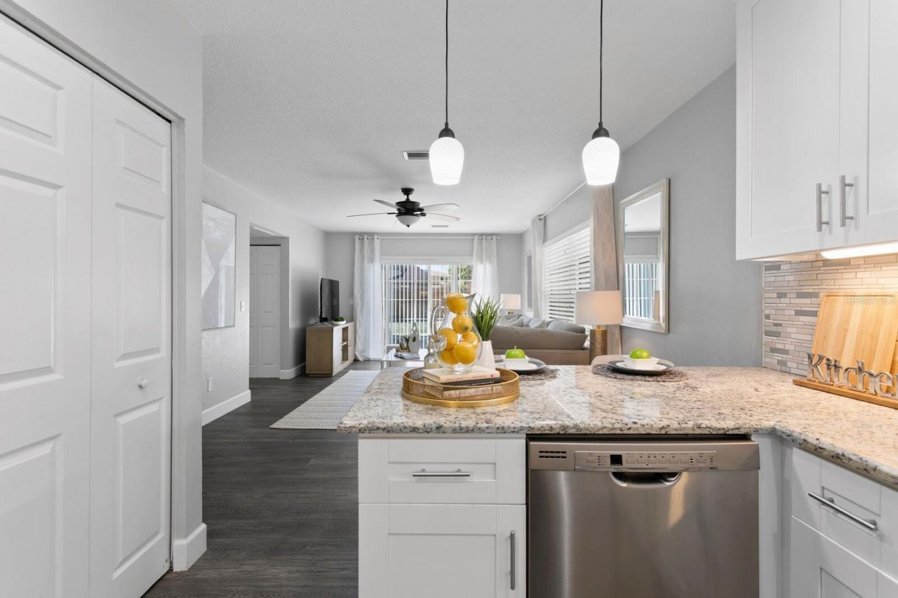 14009 Dominion Court, Tampa, FL 33613 Photo