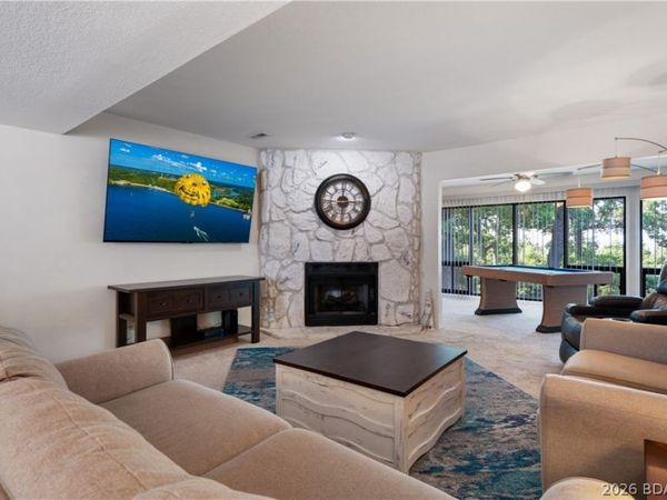26 W Casa Del Rio Drive, Unit 2B, Lake Ozark, MO 65049