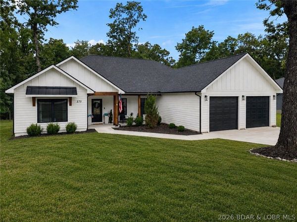 575 Grand Point Boulevard, Sunrise Beach, MO 65079