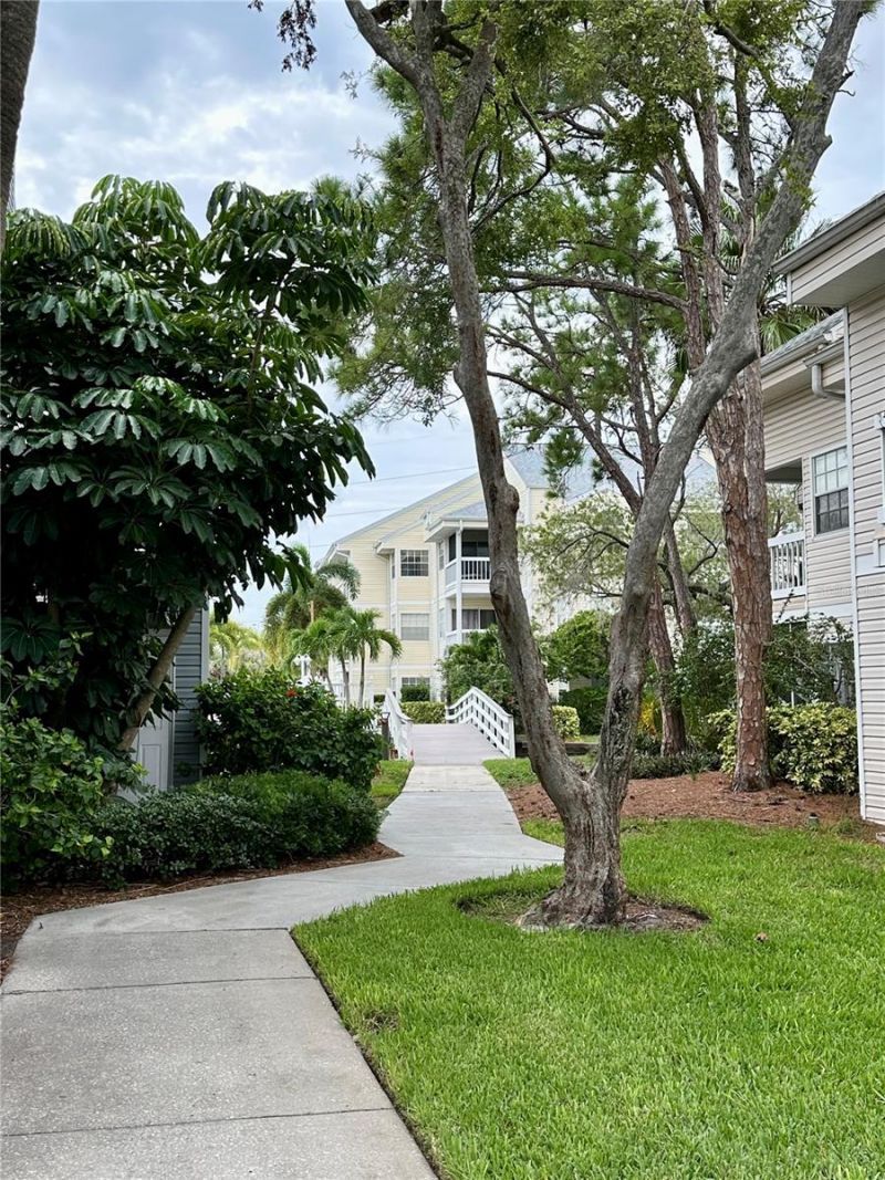 6825 Stones Throw Circle N, Unit 1107, Saint Petersburg, FL 33710 Photo