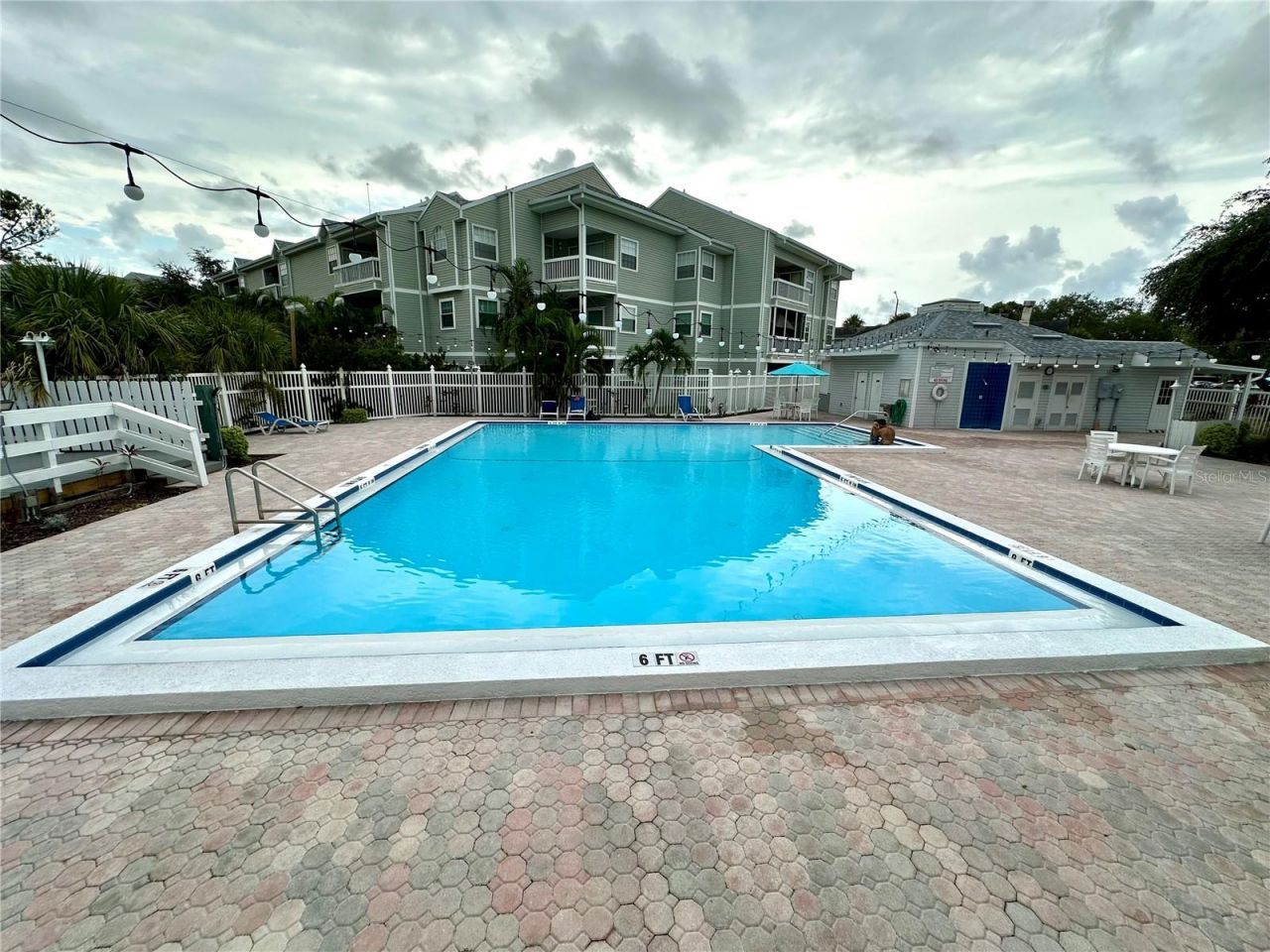6825 Stones Throw Circle N, Unit 1107, Saint Petersburg, FL 33710 Photo