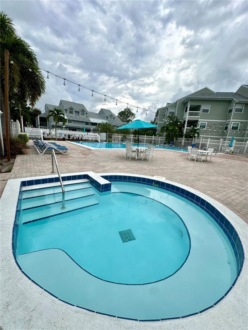 6825 Stones Throw Circle N, Unit 1107, Saint Petersburg, FL 33710 Photo