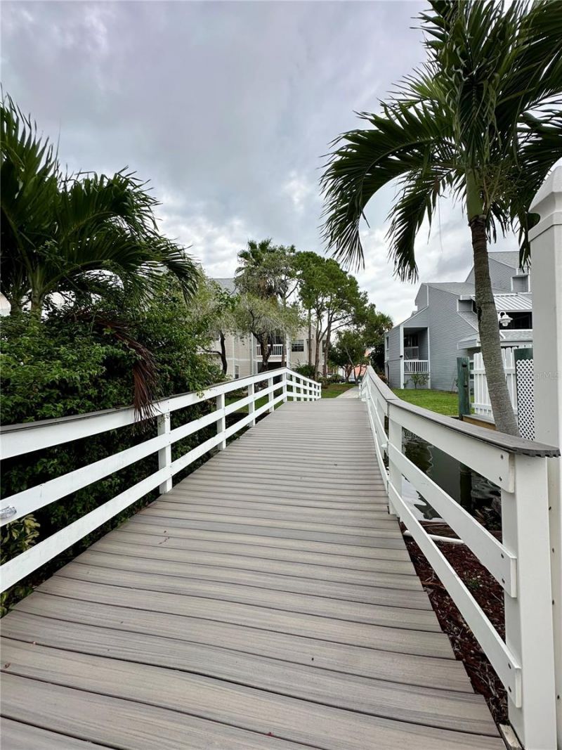 6825 Stones Throw Circle N, Unit 1107, Saint Petersburg, FL 33710 Photo