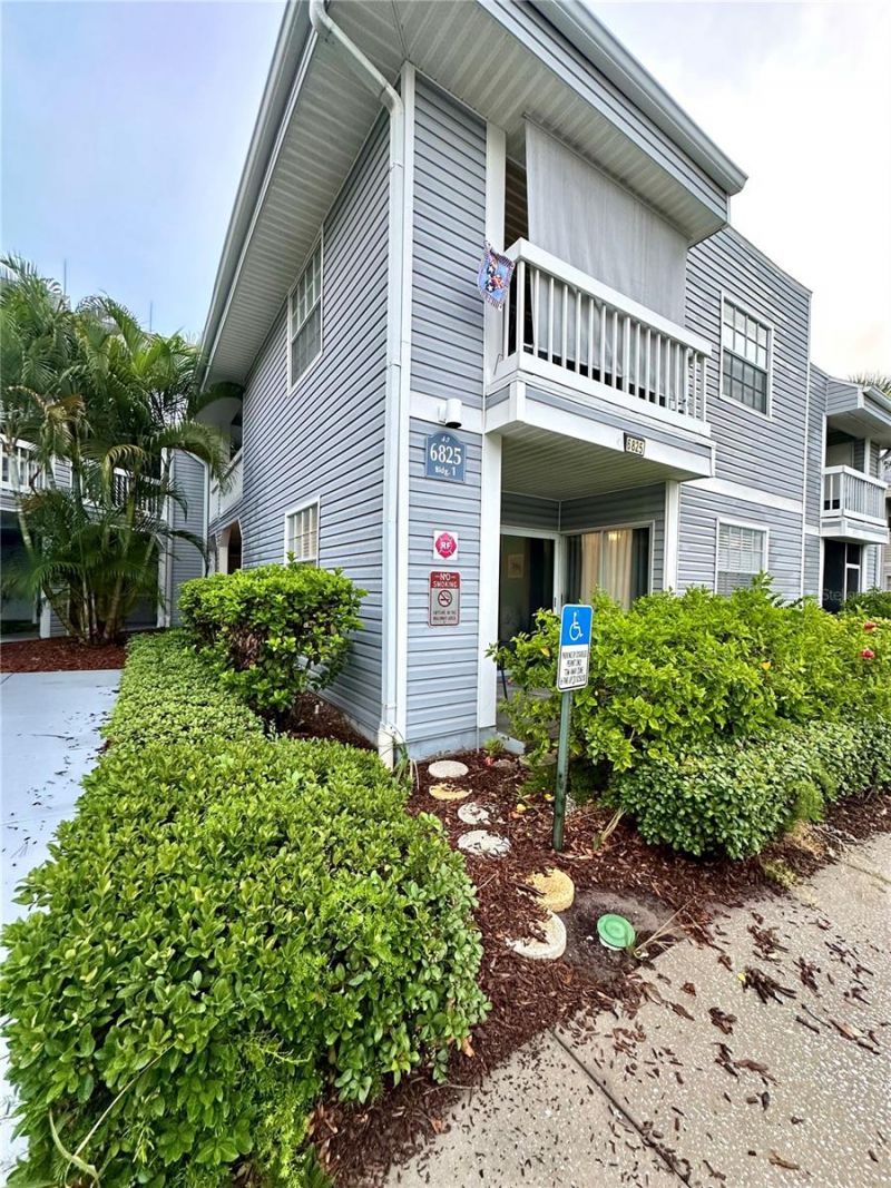 6825 Stones Throw Circle N, Unit 1107, Saint Petersburg, FL 33710 Photo