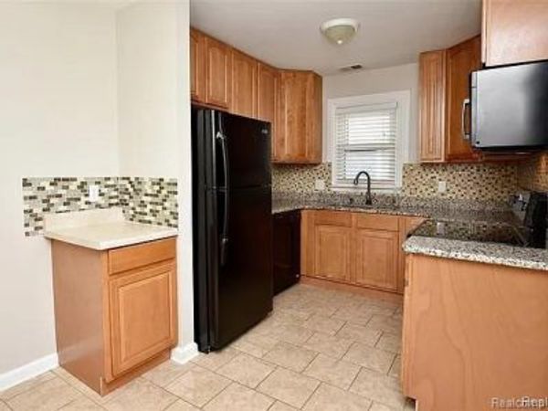 28057 Brentwood Street, Southfield, Mi 48076