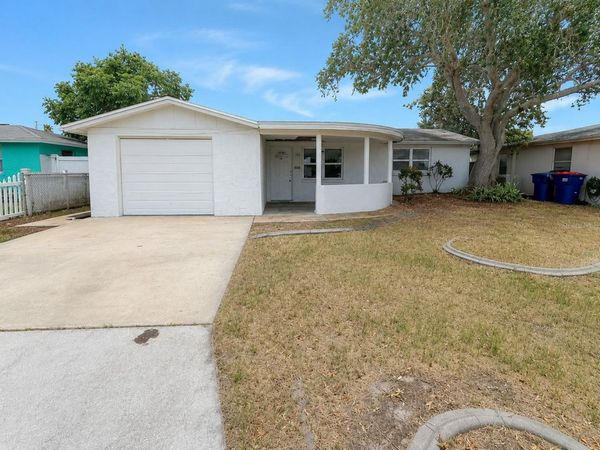 3303 EISENHOWER DRIVE , HOLIDAY, FL 34691