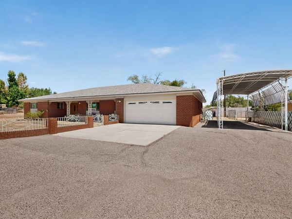 407 C De Baca Lane NW, Albuquerque, NM 87114