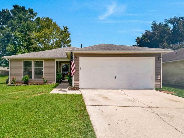 1207 Simpson St, Pensacola, FL 32526