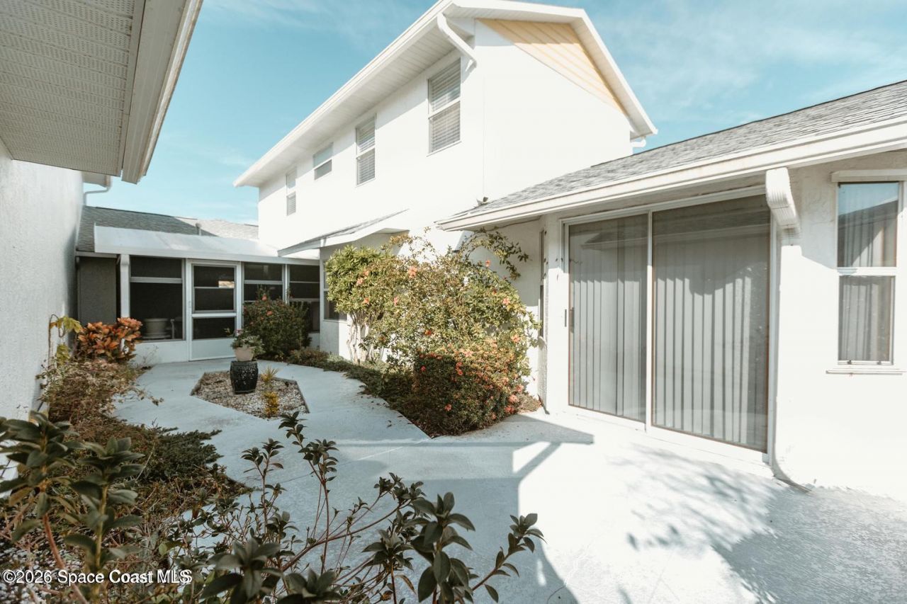 905 Maplewood Court W , Melbourne, FL 32940 Photo