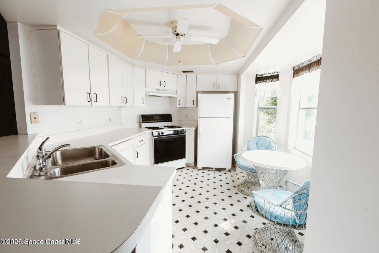 905 Maplewood Court W , Melbourne, FL 32940 Photo