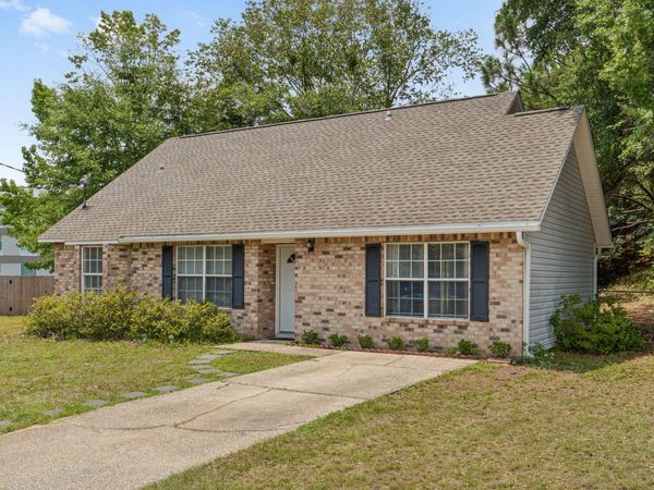 127 Oak Terrace Drive, Crestview, FL 32539