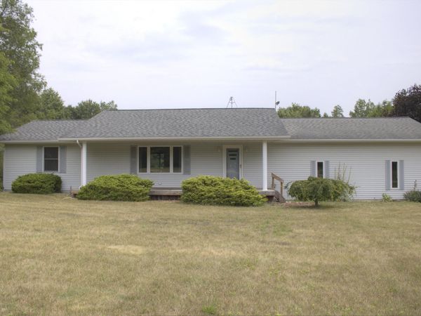 8015 E Sanders Road, Vestaburg, MI 48891