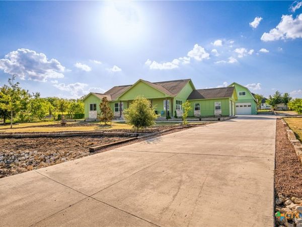 459 E Ridge Lane, Niederwald, TX 78640