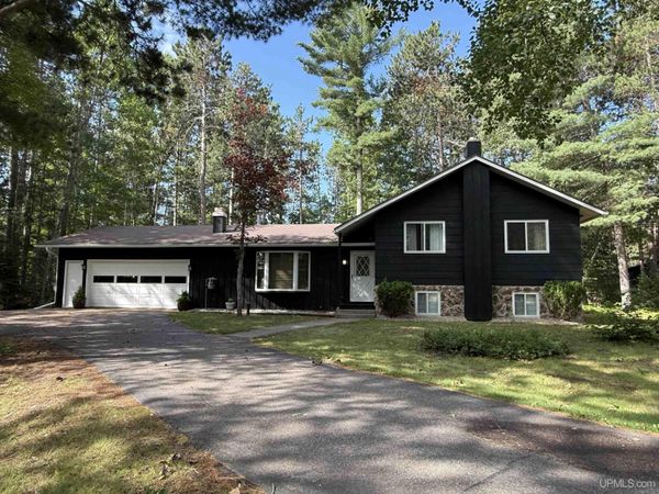 228 Timber Lane, Chocolay Twp, MI 49855