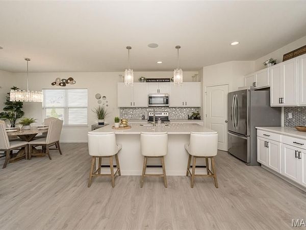 111 columbia meadows, O'Fallon, MO 63366