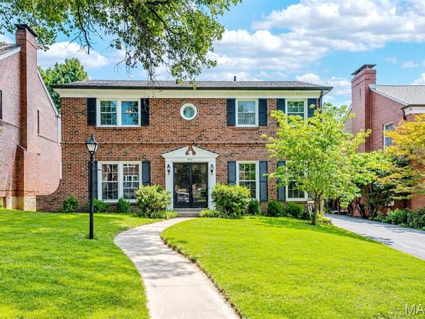 8016 Davis Drive , St Louis, MO 63105