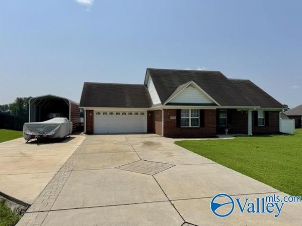 27616 Jeffrey Lee Lane, Toney, AL 35773