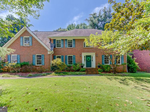 4948 Woodfall Drive SW, Lilburn, GA 30047